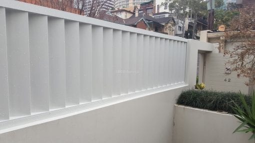 Privacy Screen louver Fence with 160 fixed vertical blades - Image 2