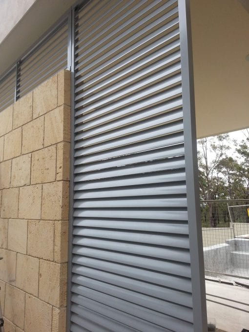 Privacy Screen Louvers  with fixed welded Louvers in a fixed frame - Image 4