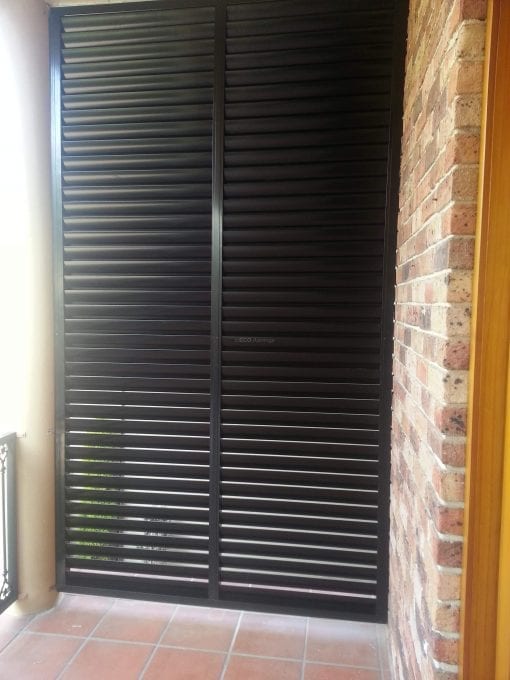 Privacy Screen Louvers  with fixed welded Louvers in a fixed frame - Image 9