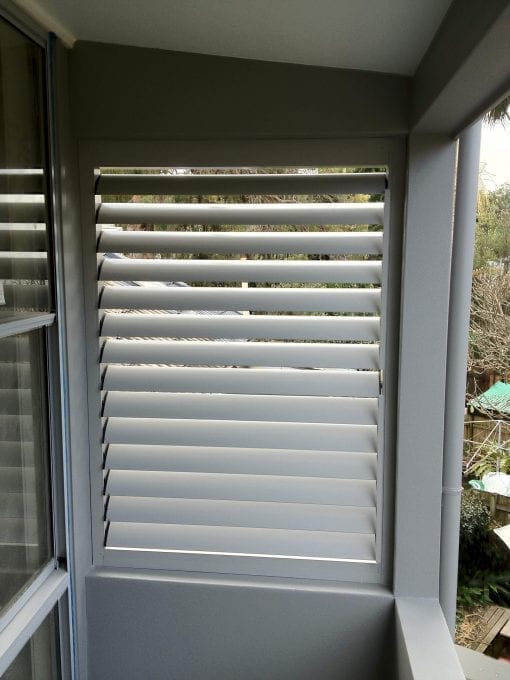 Adjustable  Privacy Screen Louvers in a fixed frame - Image 16