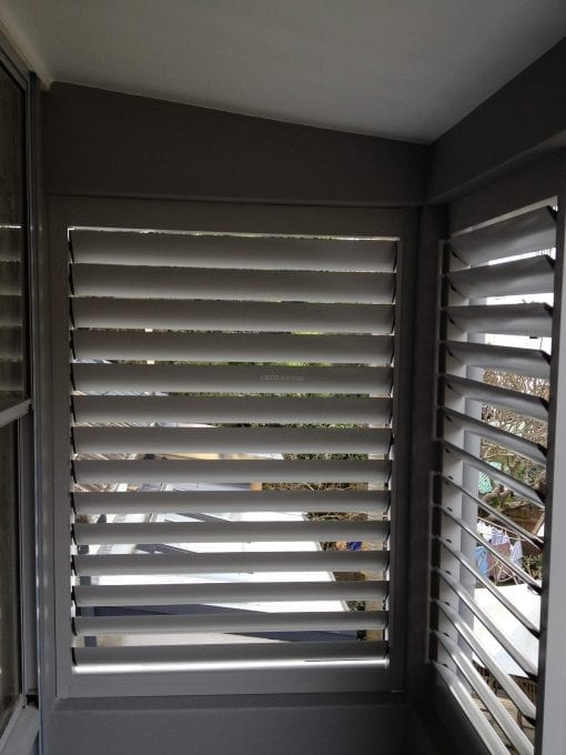 Adjustable  Privacy Screen Louvers in a fixed frame - Image 5