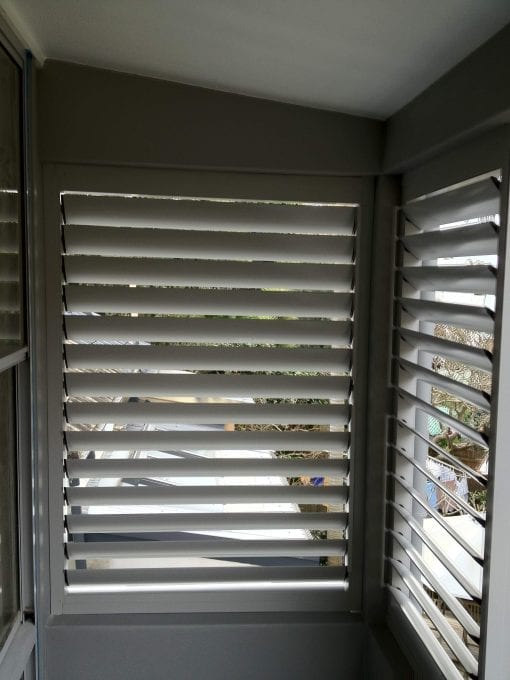 Adjustable  Privacy Screen Louvers in a fixed frame - Image 6