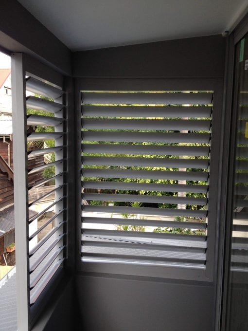 Adjustable  Privacy Screen Louvers in a fixed frame - Image 13