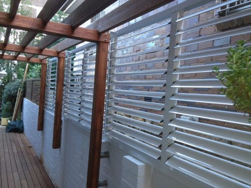 Adjustable  Privacy Screen Louvers in a fixed frame - Image 6