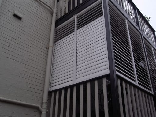 Adjustable  Privacy Screen Louvers in a fixed frame - Image 4