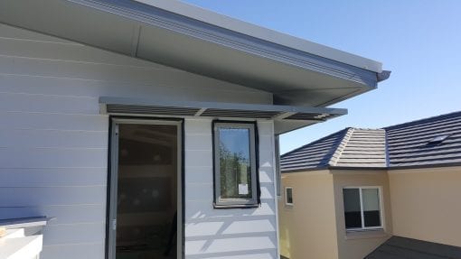 Canter Lever Louver  wrapped around a corner with a drop side privacy screen - Image 2