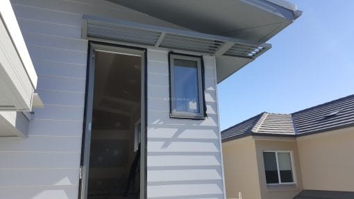 Canter Lever Louver  wrapped around a corner with a drop side privacy screen - Image 6