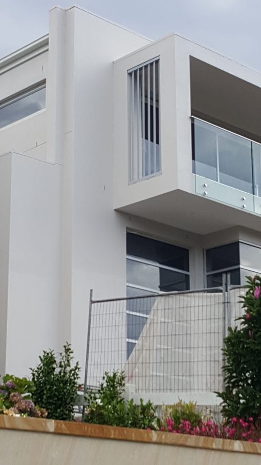 Privacy Screen louver with 160 fixed vertical blades - Image 2