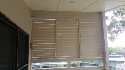 Louver with 85mm adjustable Blades 3 Panel that slided_close with blades open