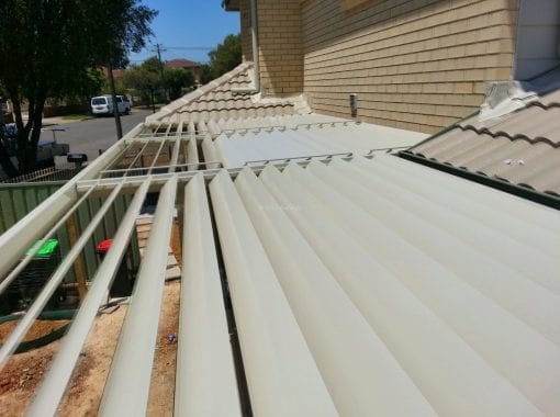 Louvre Patio cover with Adjustable 160mm  Louvers Blades  in a fixed frame - Image 5
