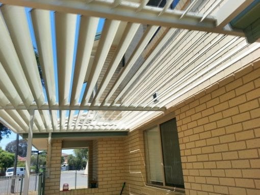 Louvre Patio cover with Adjustable 160mm  Louvers Blades  in a fixed frame - Image 4