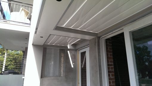 Adjustable 160mm  Louvers Blades  in a fixed frame inserted in to roof - Image 4
