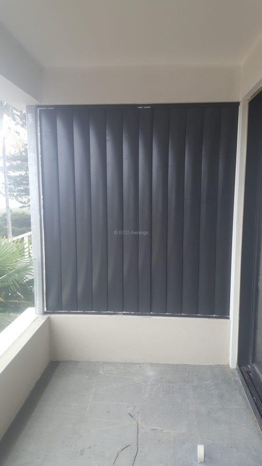 Privacy Screen  with Adjustable 160mm Vertical Louvers Blades  in a fixed frame - Image 3
