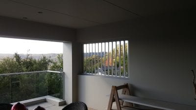 Privacy Screen louver with 160 fixed vertical blades 100x50 box frame