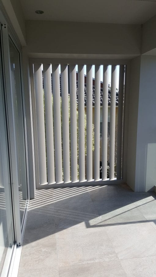 Privacy Screen louver with 160 fixed vertical blades 100x50 box frame - Image 9