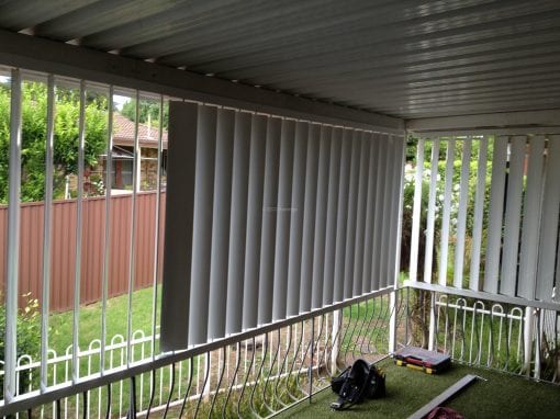 Privacy Screen  with Adjustable 160mm Vertical Louvers Blades  in a fixed frame - Image 3