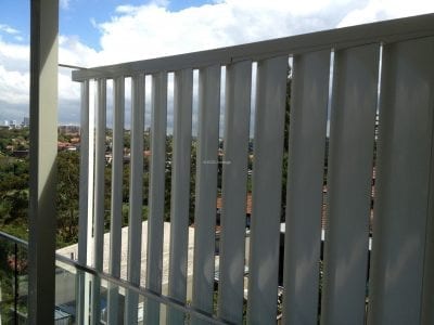 Privacy Screen louver with 160mm fixed vertical blades 100x50 box frame