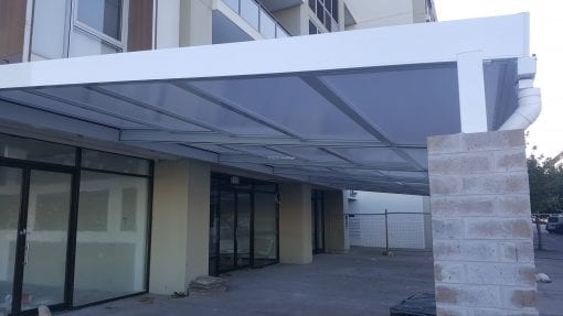 Retracta Roof with 6 bays, 5 Polycarb Panels - Image 4