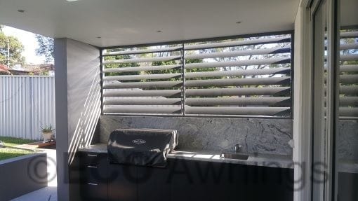 Privacy Screen with Adjustable 160mm Louvres