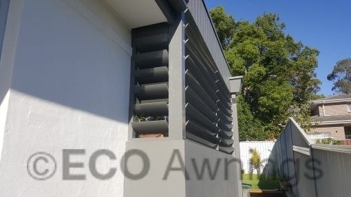 Privacy Screen with Adjustable 160mm Louvres