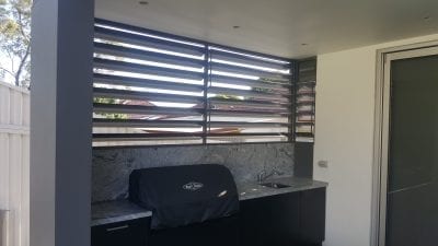 Privacy Screen with Adjustable 160mm Louvres