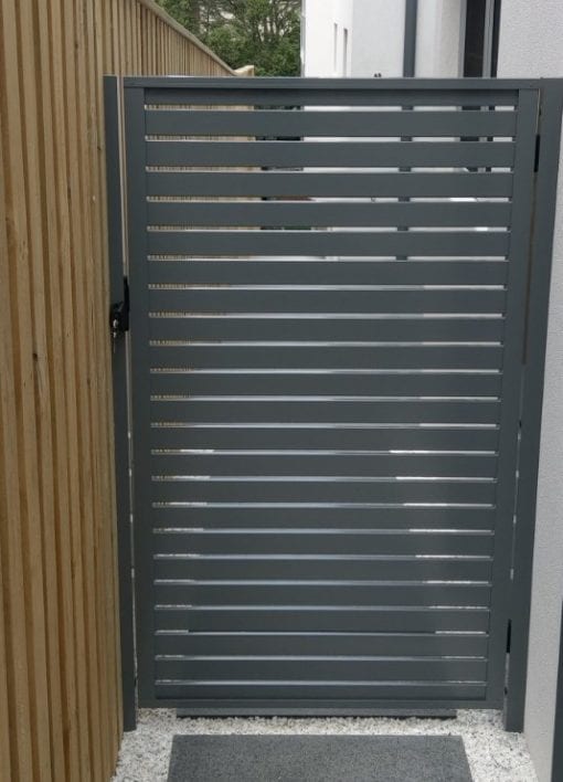 Side Gate