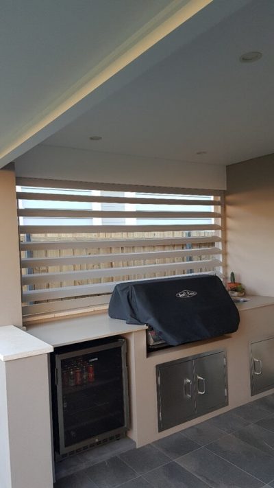 Privacy louvers screen with 160mm adjustable louvers